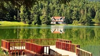 Türkiye'de bahar mevsimi Abant Gölü'nde bir başka güzel