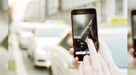 Uber, faaliyetlerini askya ald