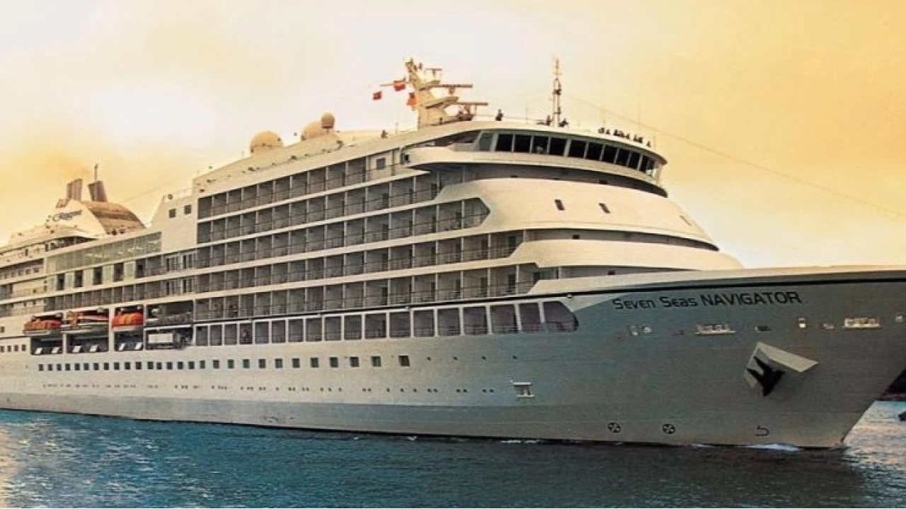 nl kruvaziyer 445 yolcusuyla Marmaris'e geldi