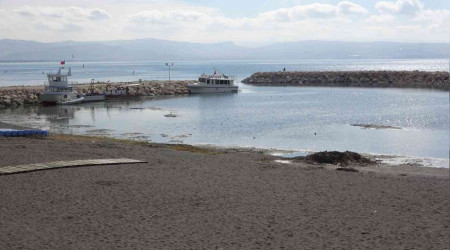 Van Gl'nde su seviyesinin azalmas balklar endielendirdi