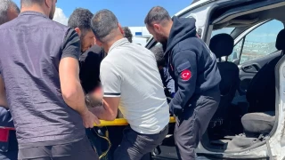 Van'da otomobiller çarpıştı: 4 ölü, 2 yaralı