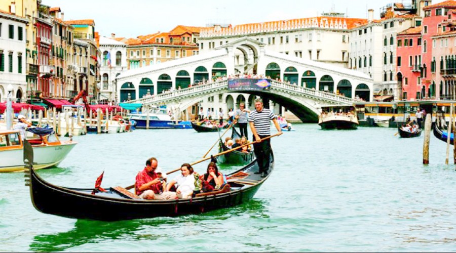 Venedik'te turist aknna kar alkol yasa 