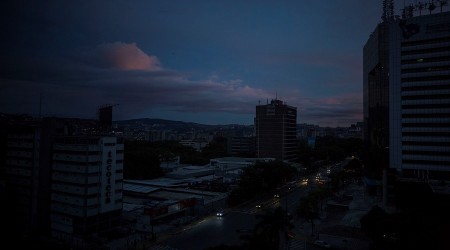 Venezuela felç oldu: Sebep Elektromanyetik saldırılar mı?