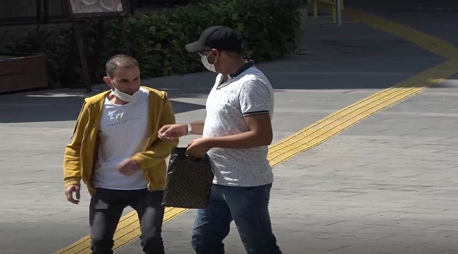 Virüs kaptım diyen kişiyi dövmeye kalktılar