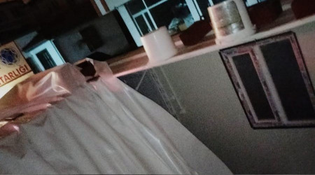 Yağış sonrası konteynerin tavanı çöktü