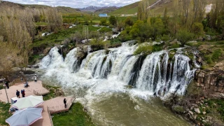 Ya���lar Muradiye �elalesi'ni g�zelle�tirdi