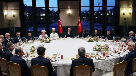 Yahudi ve Hristiyan temsilcileriyle iftar (!)