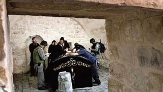 Yahudi yerleimciler Nablus'taki Yusuf Makam'na baskn dzenledi 