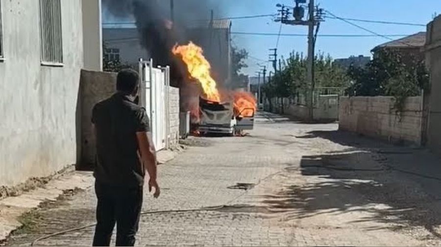 Yanan LPG'li otomobil paniğe neden oldu