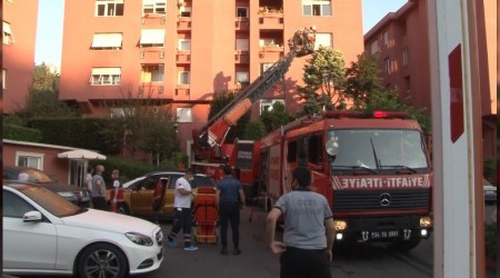 Yangında mahsur kalanları itfaiye kurtarıldı