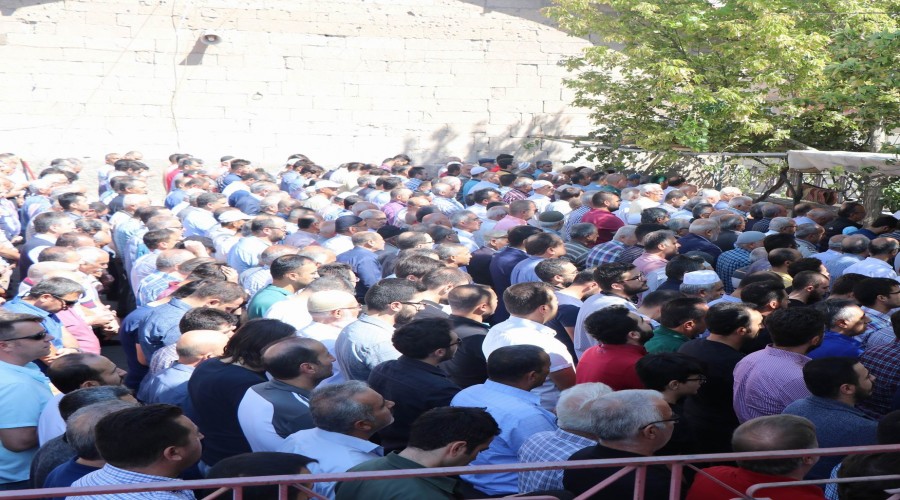 Yaşlı çift son yolculuğuna uğurlandı