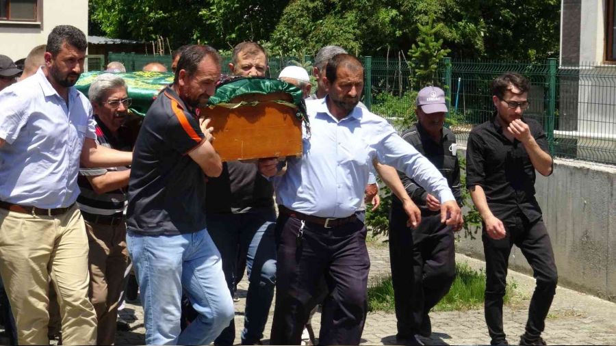 Yemek yaparken yanarak hayat�n� kaybetti