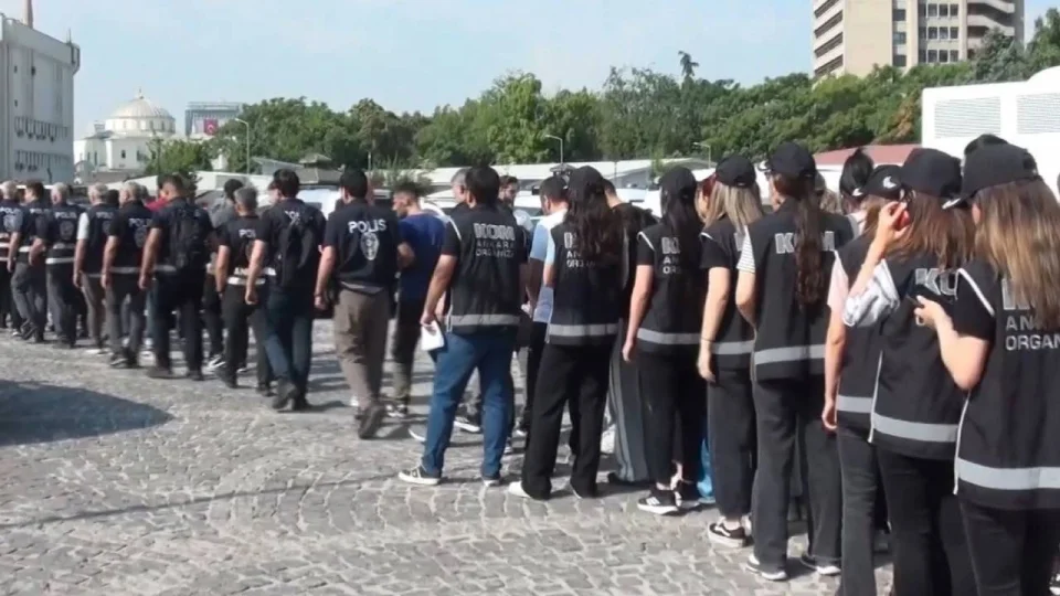 "Yeni nesil" su� �rg�t� soru�turmalar�nda ��phelilerin gayrimenkullerine el koyma karar�