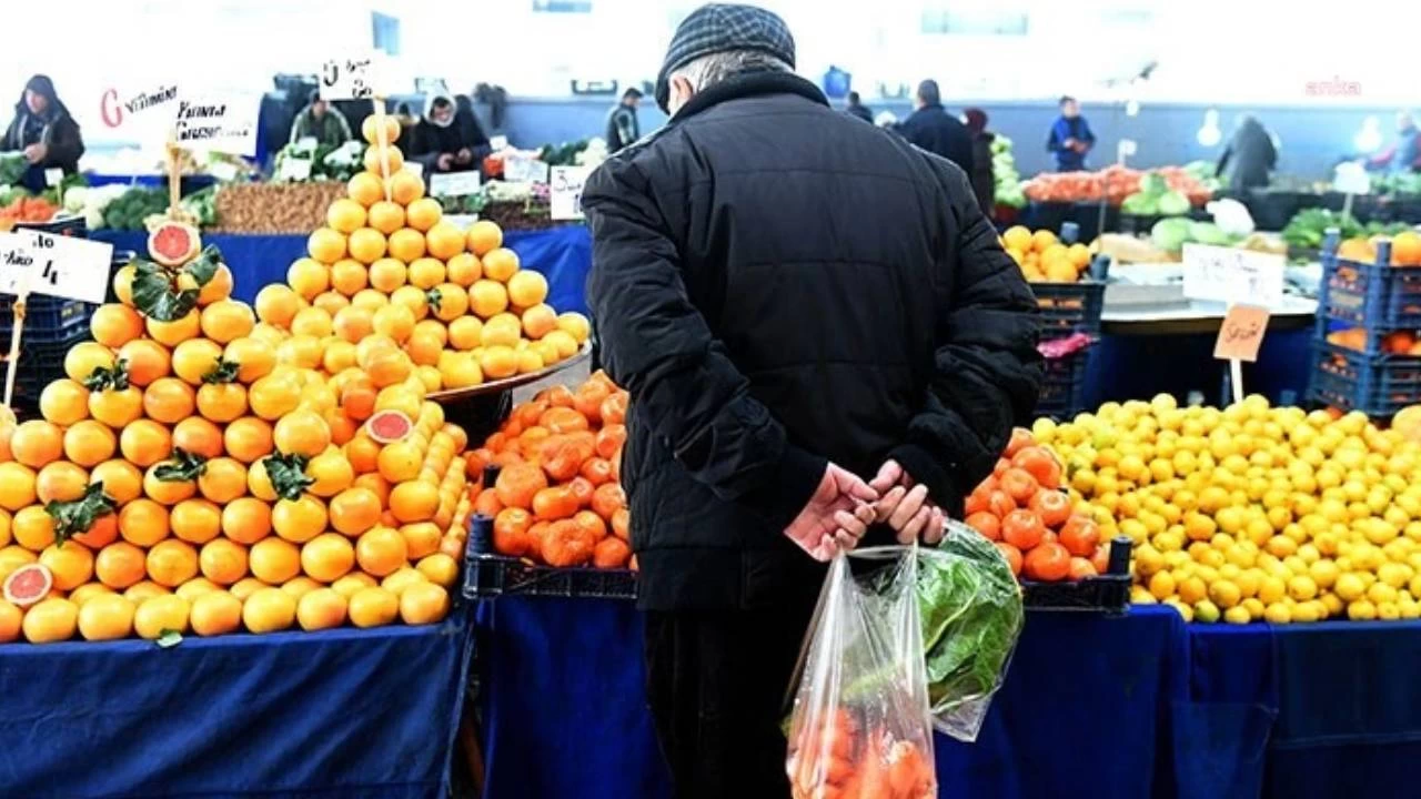 Yoksulluk s�n�r� bir ayda bin 323 lira artt�!