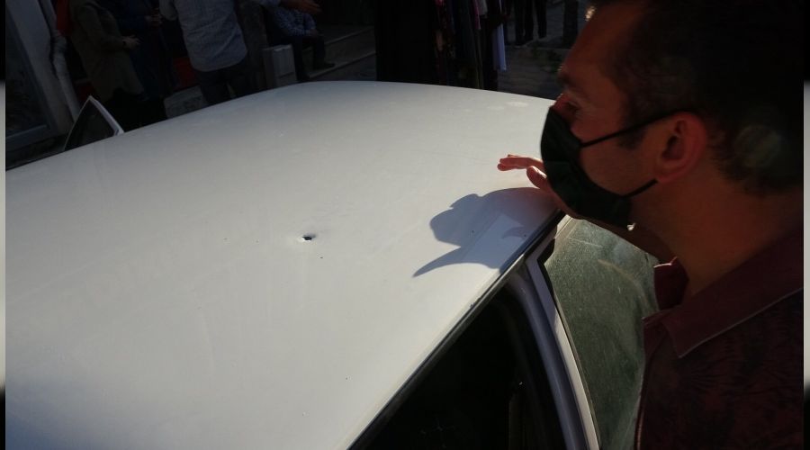 Yorgun mermi otomobile isabet etti