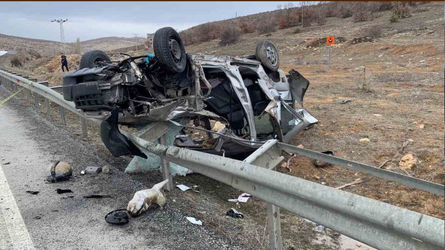 Yozgat'ta feci kaza: Anne-baba �ld�, �ocuklar� yaraland�