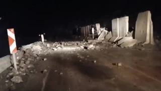 Yüksekova-Van karayolundaki heyelanda faciadan dönüldü
