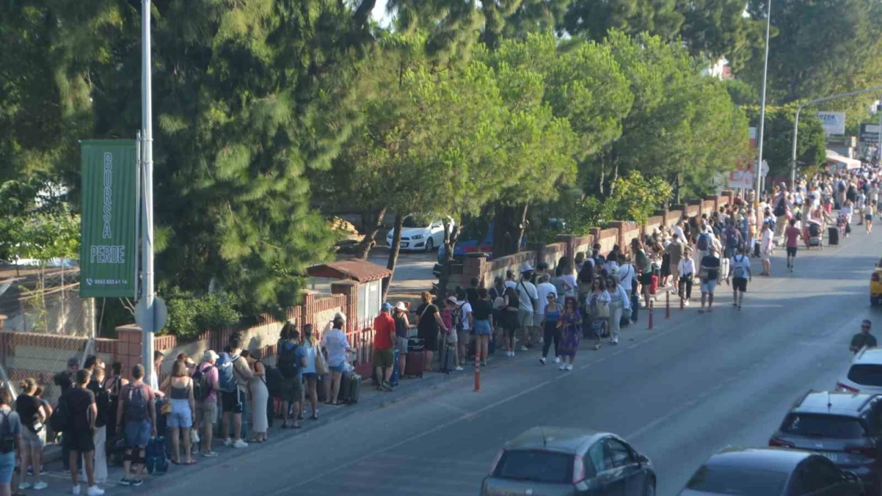 Yunanistan'�n Midilli Adas�'na 15 Temmuz ak�n�