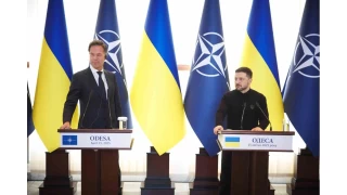 Zelenskiy, Rutte ile bir araya geldi