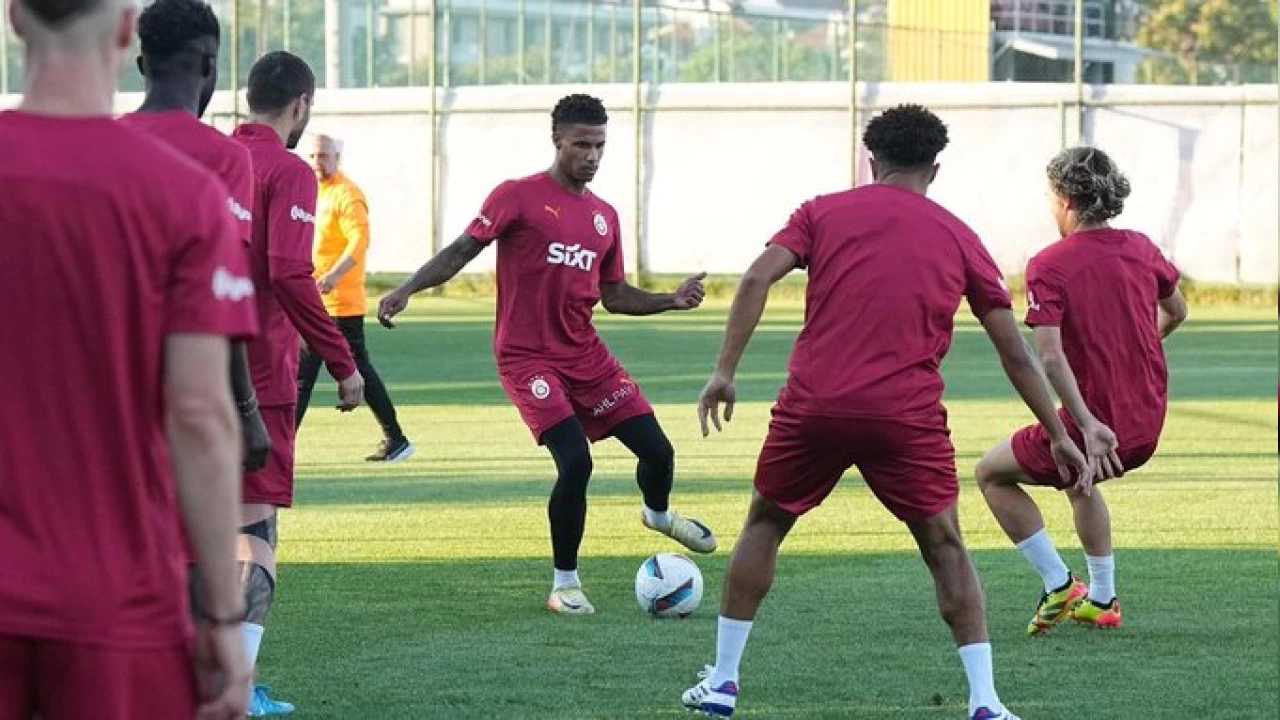 Ziyech, tak�mla �al��malara ba�lad�