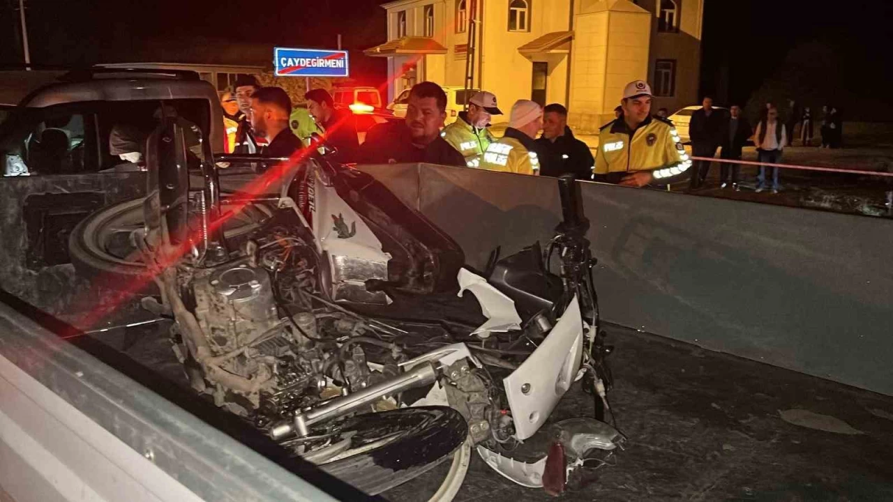 Zonguldak'ta feci kaza: 15 ya��ndaki motosiklet s�r�c�s� hayat�n� kaybetti
