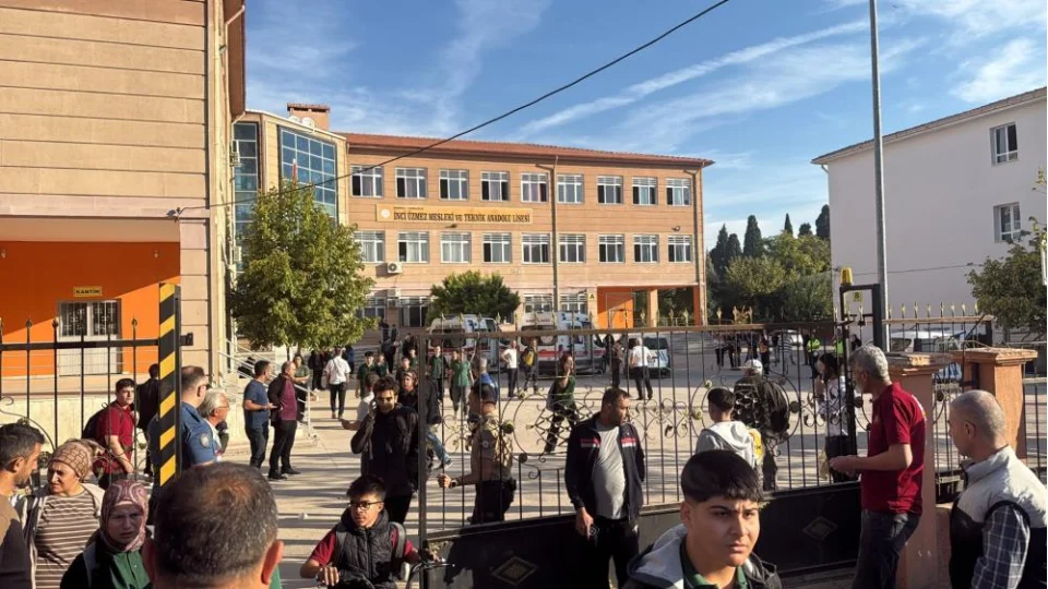 8 öğrenci yaralandı, 2'si ağır