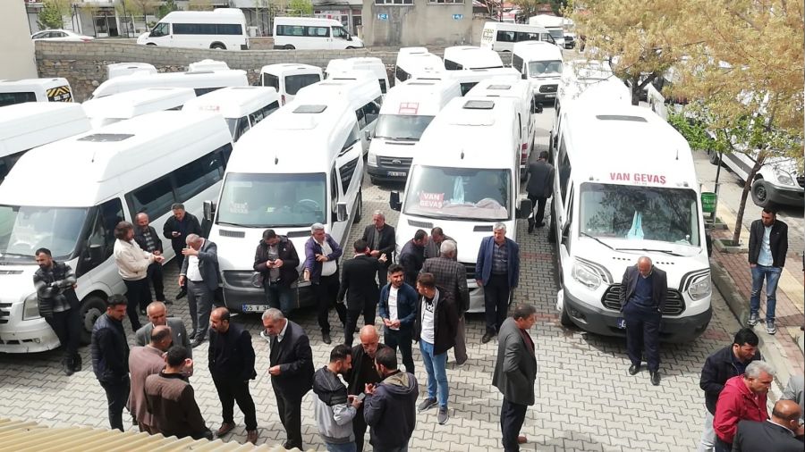 113 minibüsçü kontak kapattı