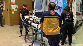 16 yaşındaki genç, annesine bağıran babasını bıçaklayıp kaçtı