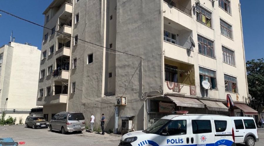 2. katın penceresinden düşen kadın ağır yaralandı