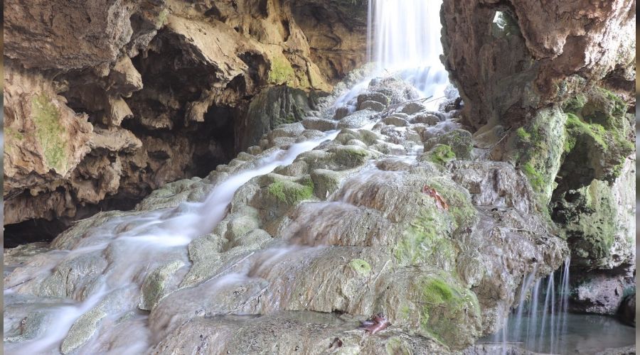 2 milyon yllk 'Yeralt Pamukkale'si ifa datmaya devam ediyor