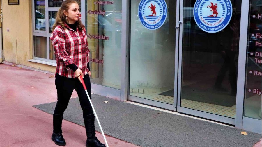 2 üniversite bitiren görme engellinin azmi