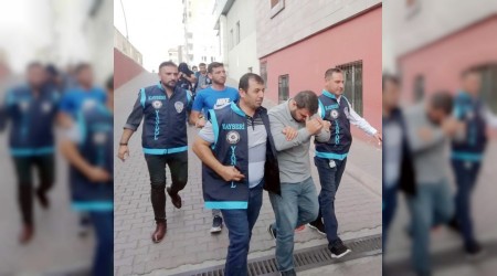 200 bin TL'lik altını yol kenarına bıraktı