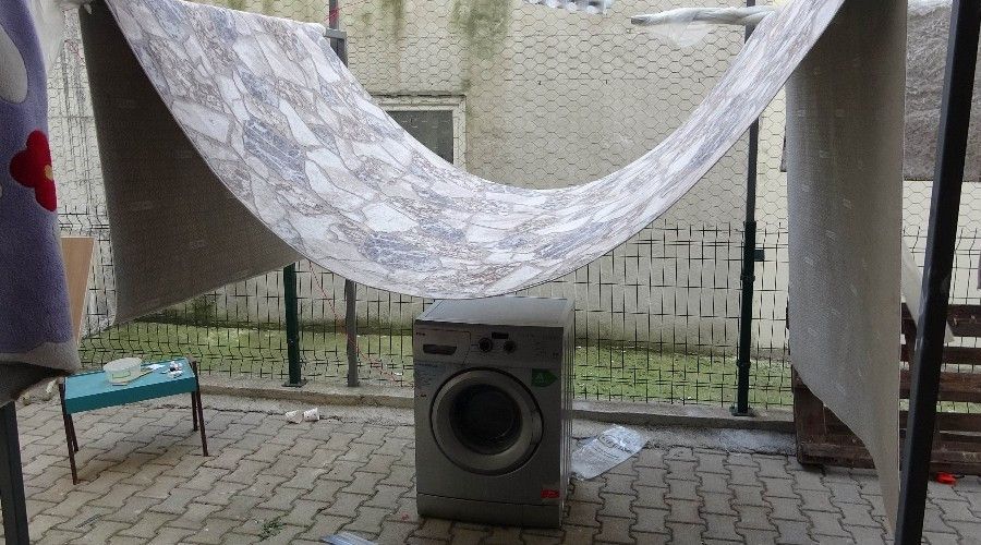 3. kattan düşen kızı, kurumaya bırakılan halı kurtardı