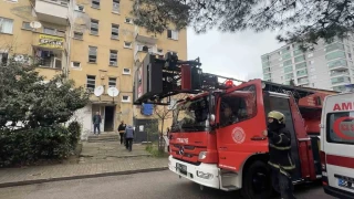 3 yaşındaki çocuğun yaktığı battaniye yangına yol açtı