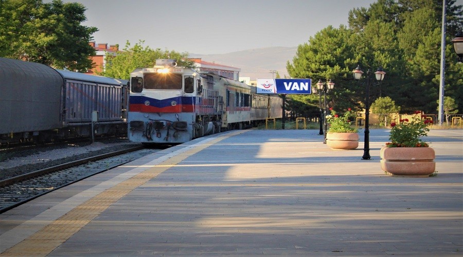  4 y�l  sonra Tahran-Ankara tren seferleri yeniden ba�lad� 