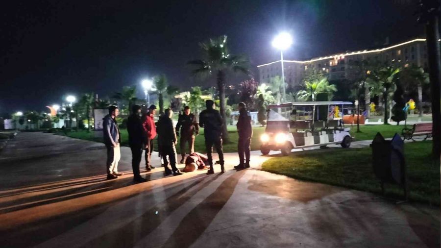 58 yaşındaki kadın kayalıklardan atlamaya kalktı