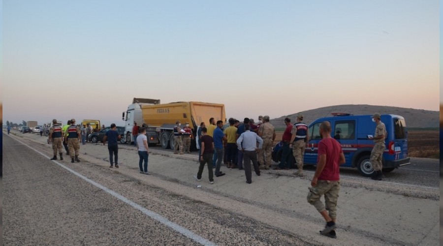 7 araçlı zincirleme kaza: 1 asteğmen öldü