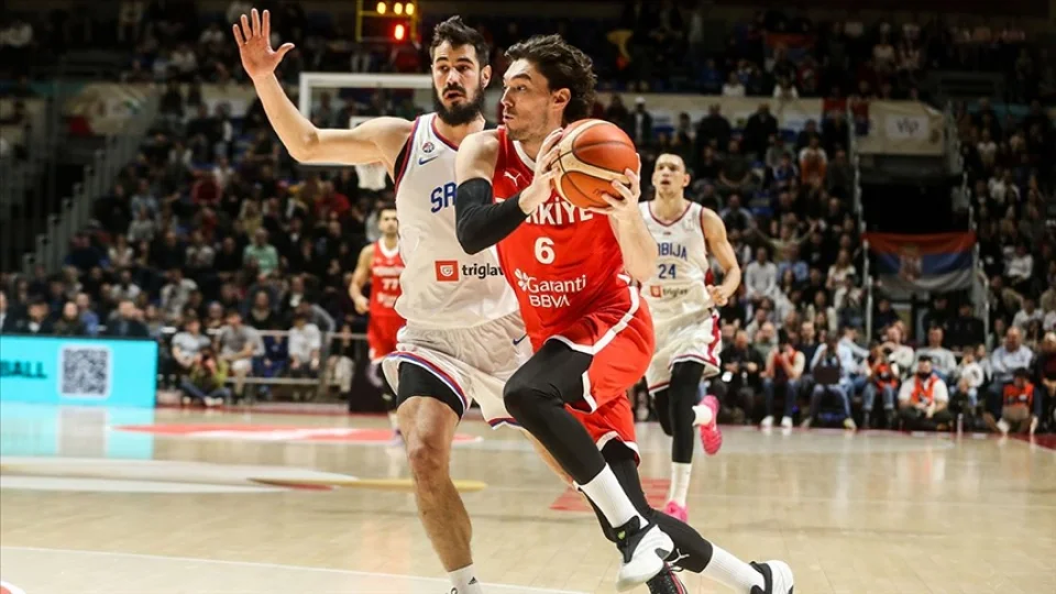 A Milli Basketbol Tak�m�, S�rbistan'� yenerek 3'te 3 yapt�