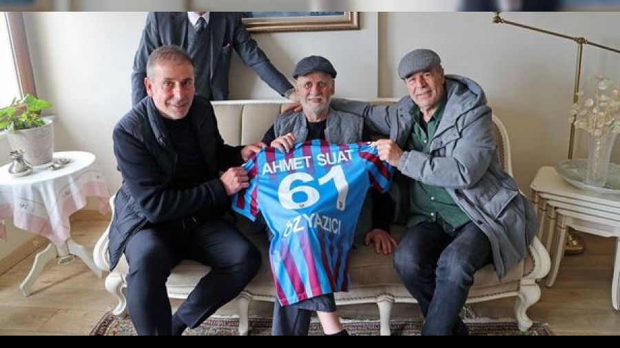 Abdullah Avc, efsanelerle bulutu