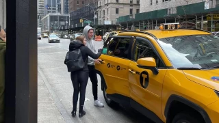 ABD'ye kaçan yazar Eylem Tok ve oğlu, New York'ta ortaya çıktı