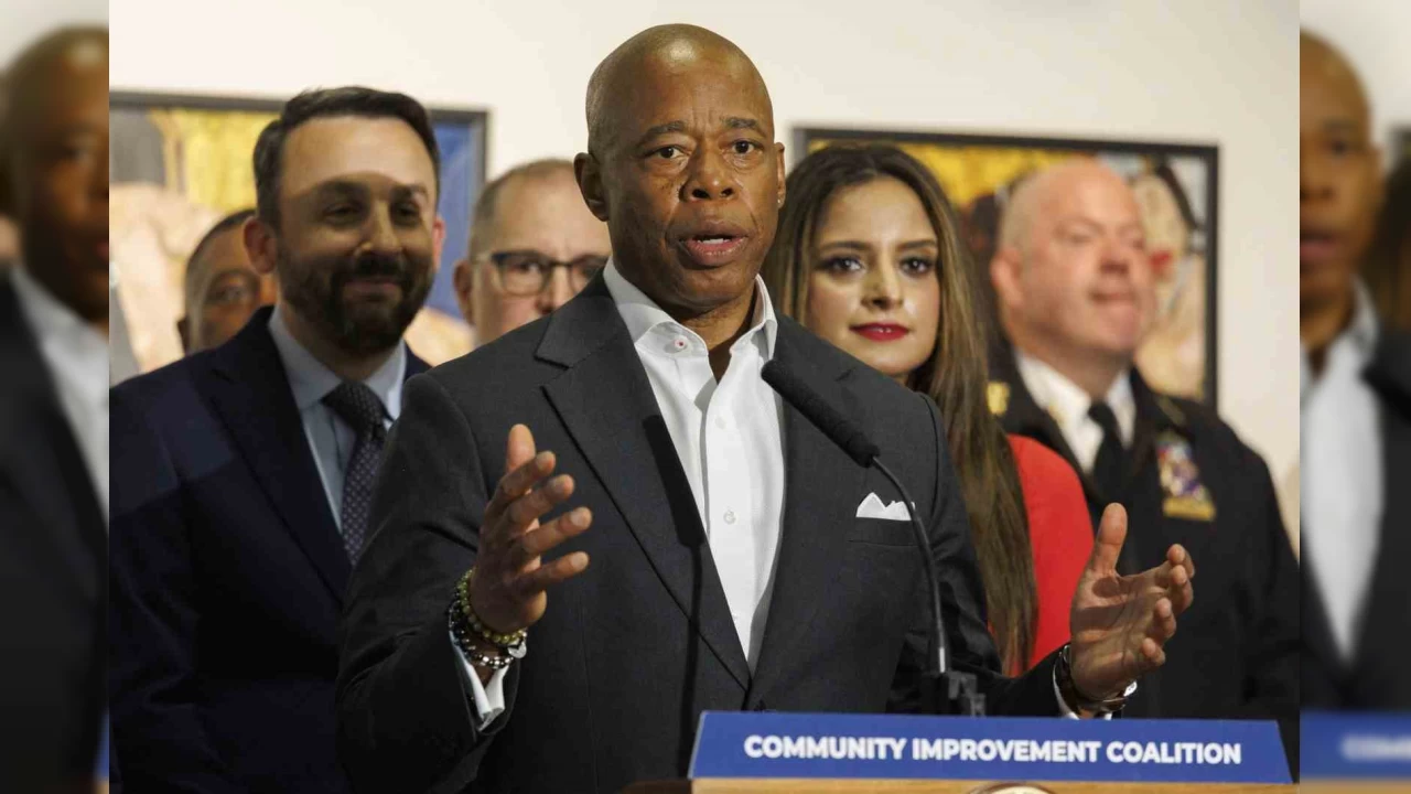 Adams hakkında federal suçlama