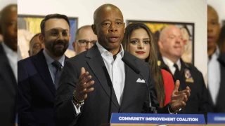 Adams hakkında federal suçlama