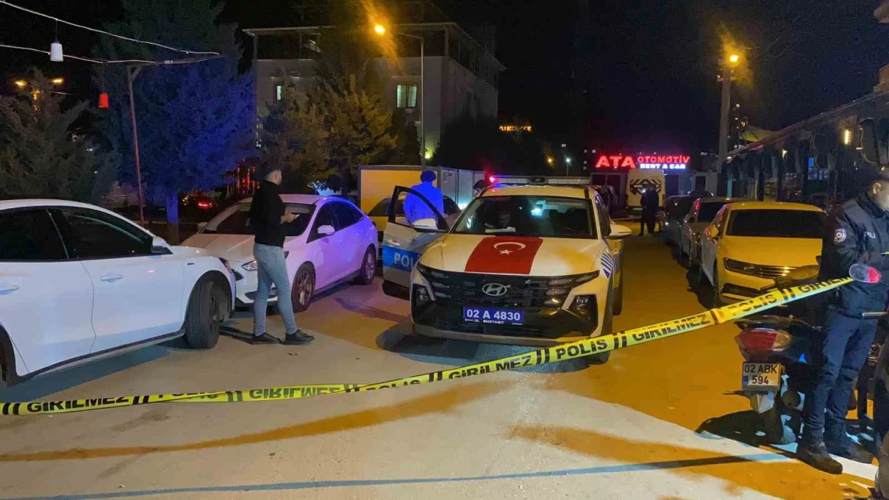 Adıyaman'da dövdükleri şahsı bıçaklayıp kaçtılar