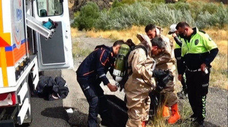 AFAD ekipleri kimyasal sızıntı yaşanan tıra müdahale etti