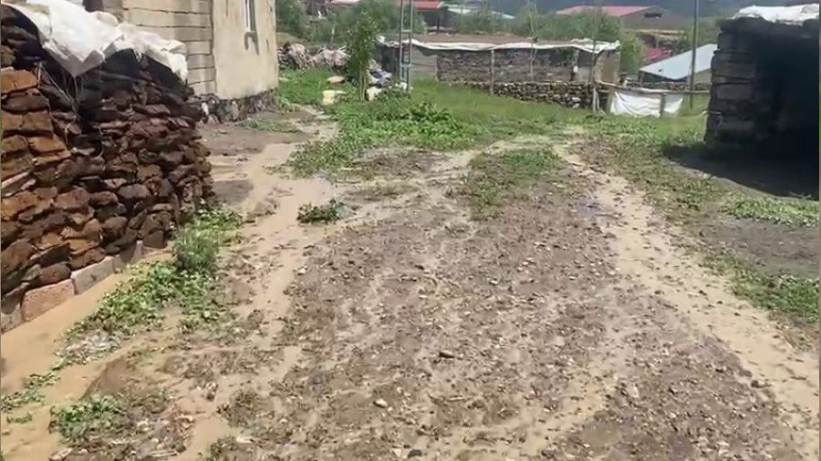 A�r�'da iki k�yde sel