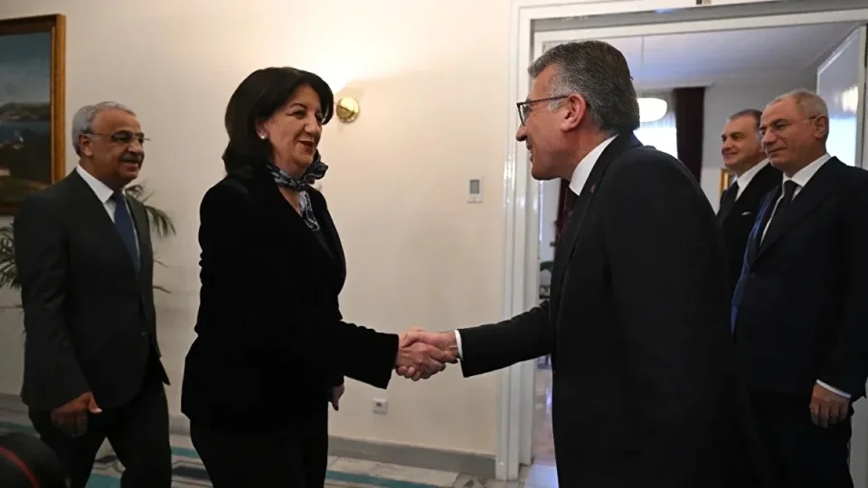 AK Parti ve DEM Parti heyetleri Meclis'te g�r��t�