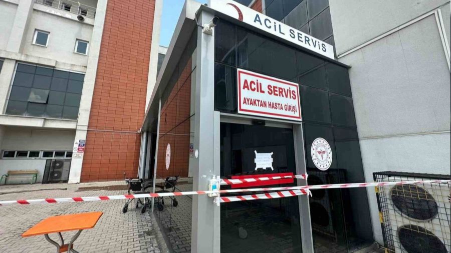 Akhisar'da selin ardından devlet hastanesi hizmet veremiyor