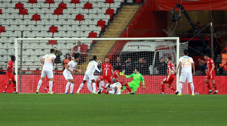 Alanya son dakikada avantajı kaptı