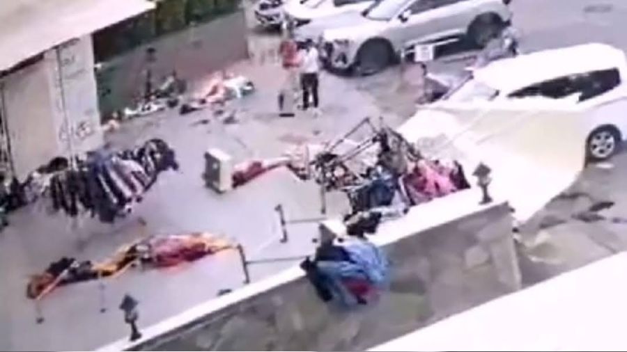 Alanya'da hortum, sava� alan�na �evirdi