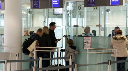 Almanya'da bir Türk, sahte test belgesiyle uçağa binmeye çalıştı